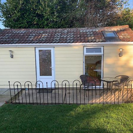 Апартаменты Cosy 1 Bed Garden Annexe Колчестер Экстерьер фото
